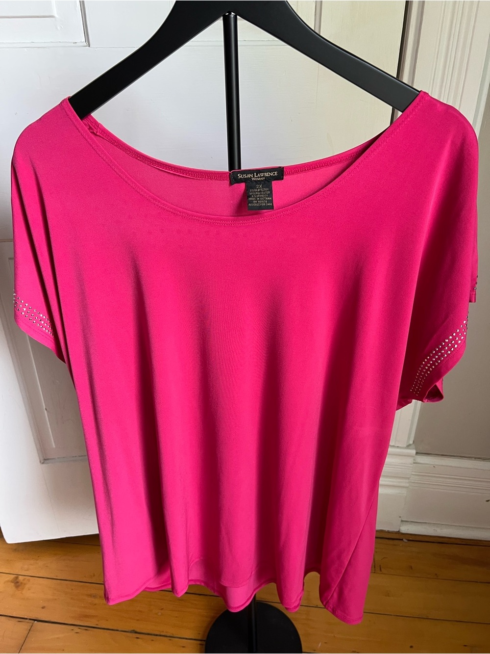 Susan Lawrence Hot Pink Short Sleeve Knit Top with Crystal Accent size 2XL